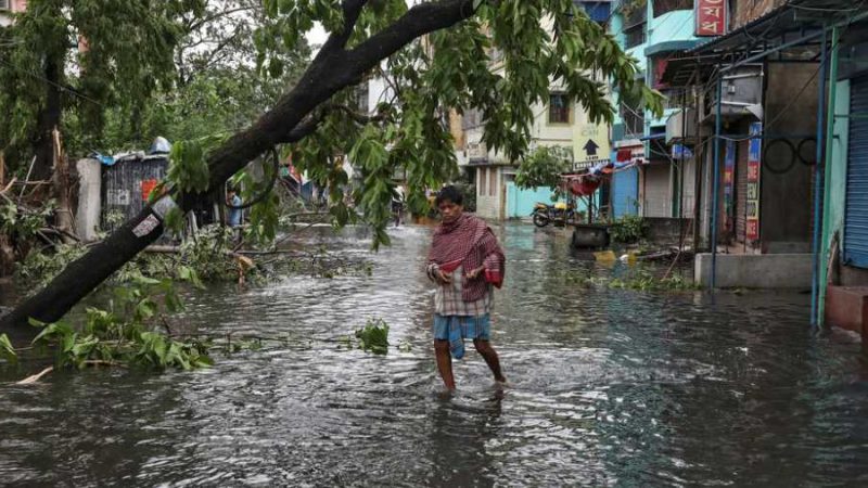 Cyclone kills at least 82 in India and Bangladesh, flooding lowlands