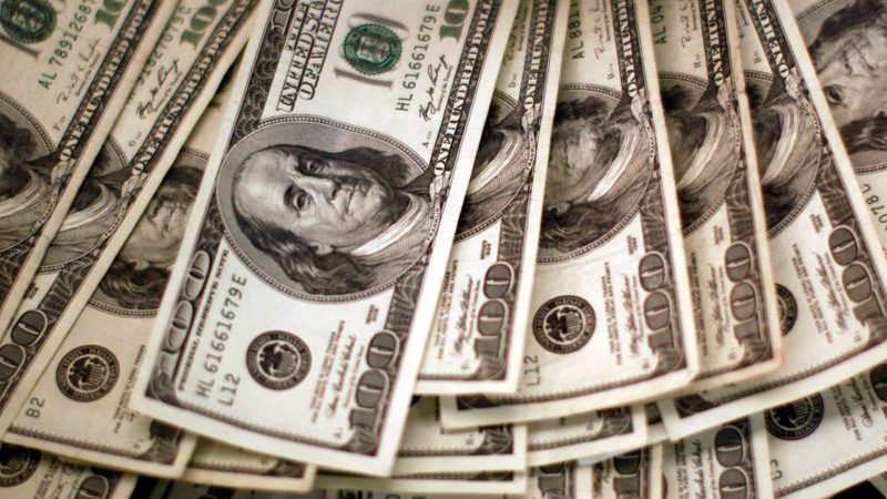 Dollar Continues Downward Trend Ahead of Trump-Biden Debate