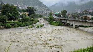 2 PEOPLE DROWN IN MANALI AS HIMACHAL SEES FLASH FLOOD, RESCUE OPERATION ON!