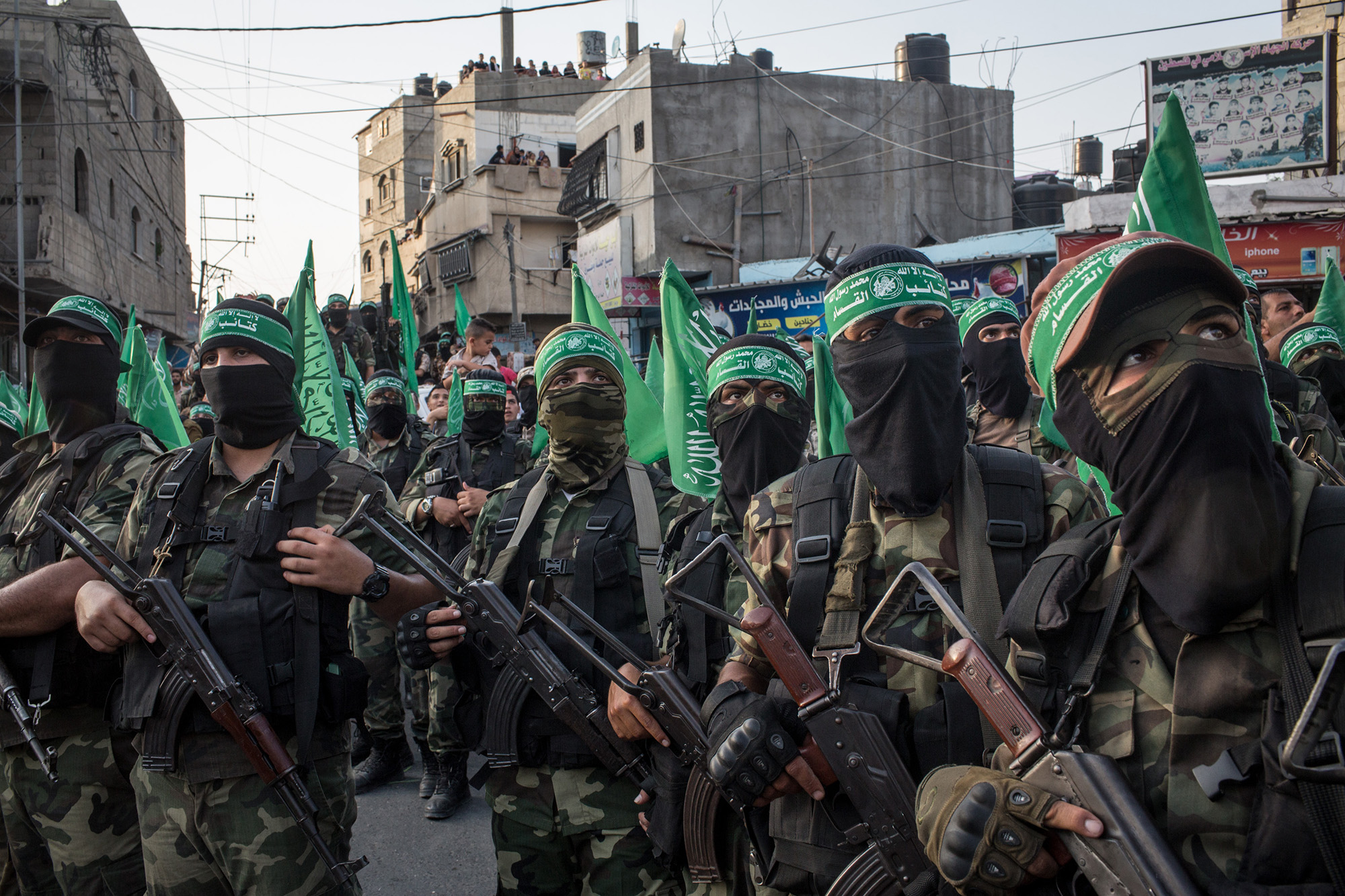 Hamas Frees 4 Israeli Soldiers in Exchange for 200 Palestinian Prisoners